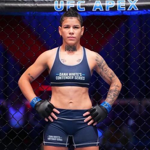 UFC Vegas 106 Referee Blunder Leaves Fans Begging for a Blindfold